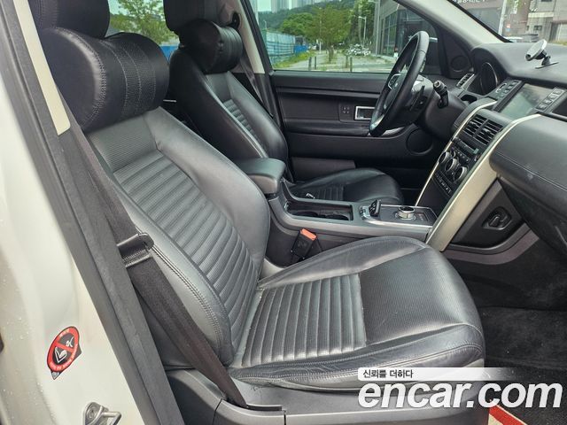 Land Rover Discovery Sport 2.0 TD4 HSE Luxury 2016 — фото 9