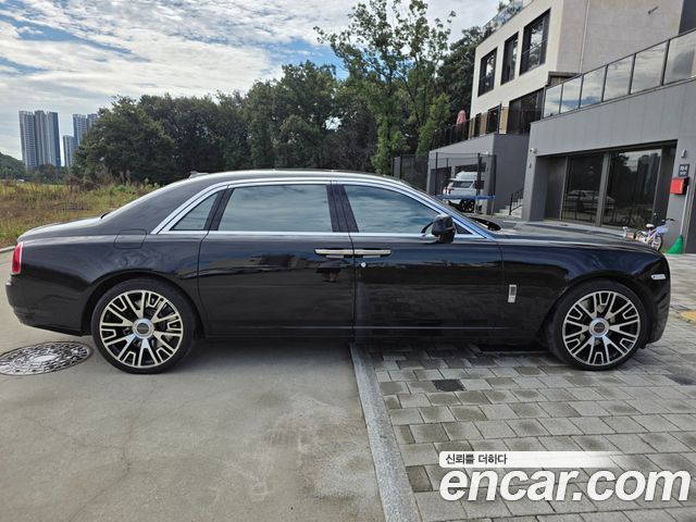 Rolls-Royce Ghost 6.6 EWB V12