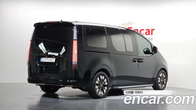 Hyundai Staria 4WD Lounge 7-Seater Inspiration 2024 — фото 2