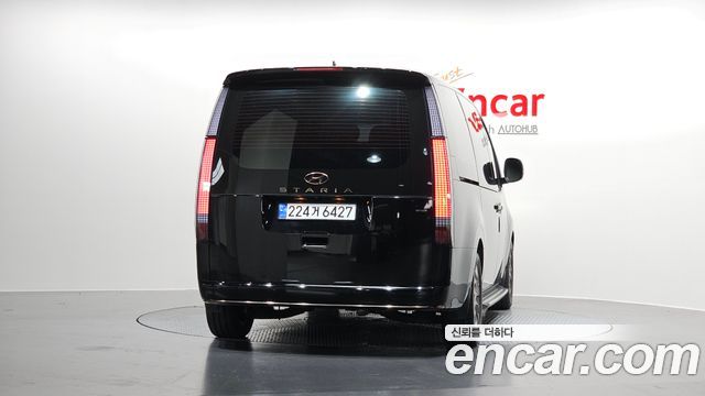 Hyundai Staria 4WD Lounge 7-Seater Inspiration 2024 — фото 4