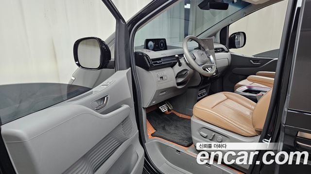 Hyundai Staria 4WD Lounge 7-Seater Inspiration 2024 — фото 10