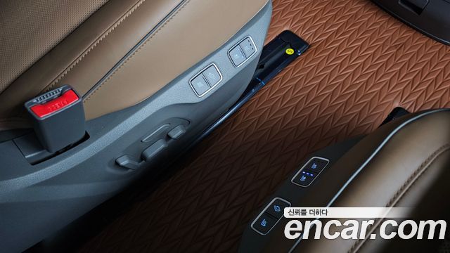 Hyundai Staria 4WD Lounge 7-Seater Inspiration 2024 — фото 19