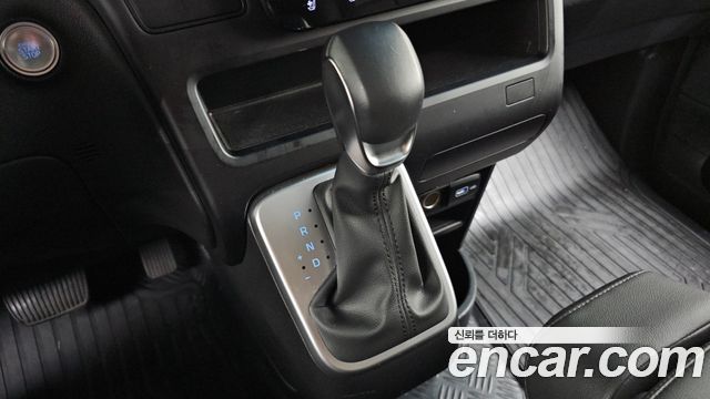Hyundai Staria Cargo 3-Seater Modern 2024 — фото 9