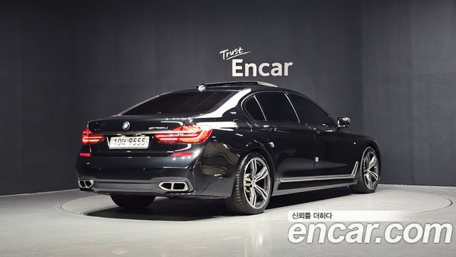 BMW 7 Series (G11) M760Li xDrive 2017 — фото 2