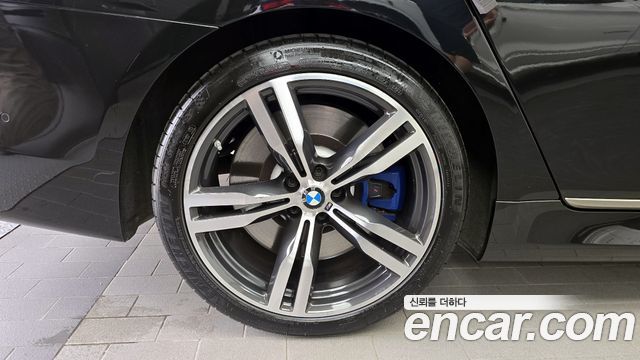 BMW 7 Series (G11) M760Li xDrive 2017 — фото 5