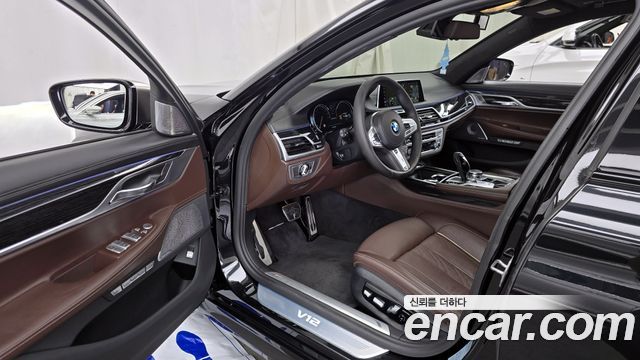BMW 7 Series (G11) M760Li xDrive 2017 — фото 10