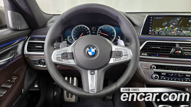 BMW 7 Series (G11) M760Li xDrive 2017 — фото 12