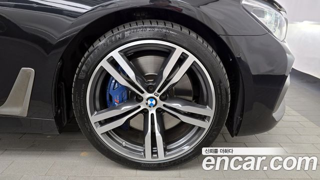 BMW 7 Series (G11) M760Li xDrive 2017 — фото 21