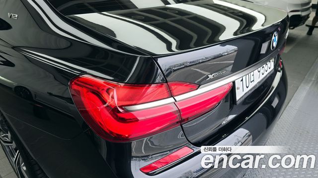BMW 7 Series (G11) M760Li xDrive 2017 — фото 23