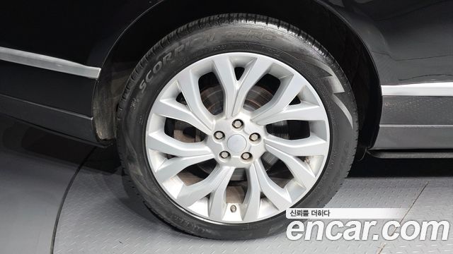 Land Rover Range Rover (IV) 4.4 SDV8 Vogue SE DIESEL 2018 — фото 5