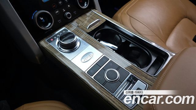 Land Rover Range Rover (IV) 4.4 SDV8 Vogue SE DIESEL 2018 — фото 9