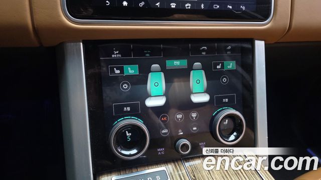 Land Rover Range Rover (IV) 4.4 SDV8 Vogue SE DIESEL 2018 — фото 17