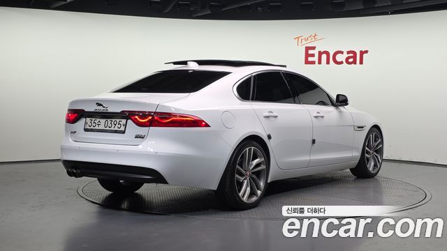 Jaguar XF (X260) 20d Prestige AWD 2017 — фото 2