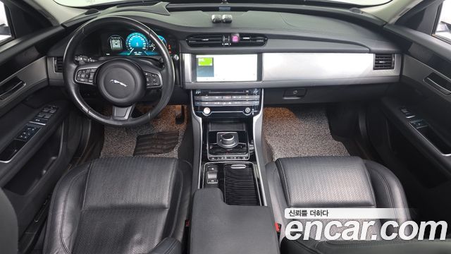 Jaguar XF (X260) 20d Prestige AWD 2017 — фото 7