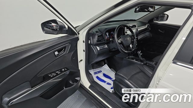 KG Mobility (SsangYong) Very New Tivoli Gasoline 1.5 2WD V3 2022 — фото 10