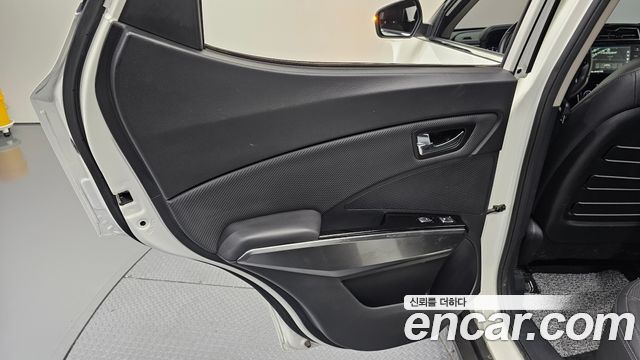 KG Mobility (SsangYong) Very New Tivoli Gasoline 1.5 2WD V3 2022 — фото 25