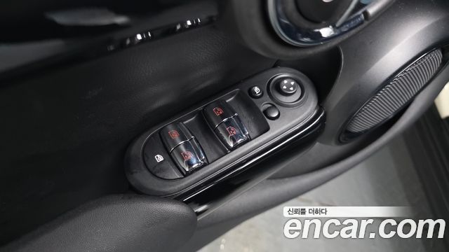 MINI Cooper 5-Door Classic Plus 3rd 2022 — фото 18