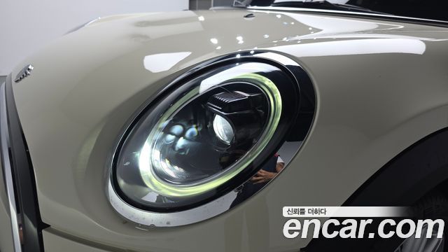 MINI Cooper 5-Door Classic Plus 3rd 2022 — фото 22