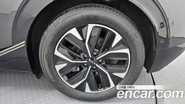 Kia EV6 Long Range Earth 2023 — фото 21