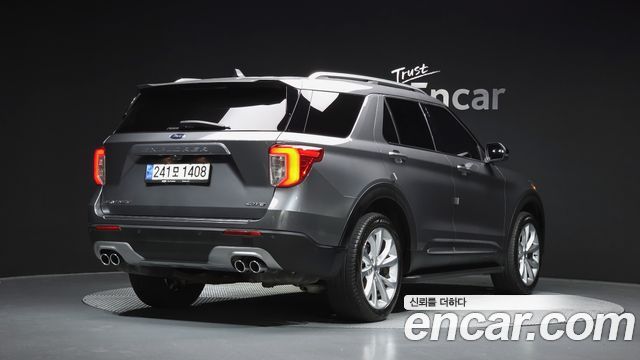 Ford Explorer (VI) 3.0 Platinum 4WD 2022 — фото 2