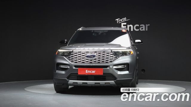Ford Explorer (VI) 3.0 Platinum 4WD 2022 — фото 3