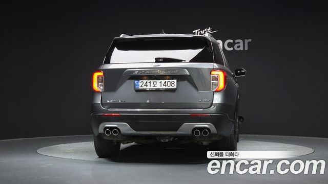 Ford Explorer (VI) 3.0 Platinum 4WD 2022 — фото 4