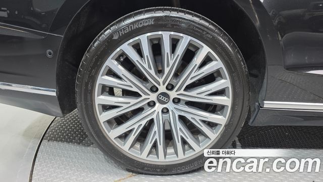 Audi A8 (D5) 60 TFSI Quattro LWB 2021 — фото 5