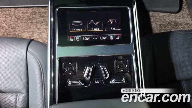 Audi A8 (D5) 60 TFSI Quattro LWB 2021 — фото 17