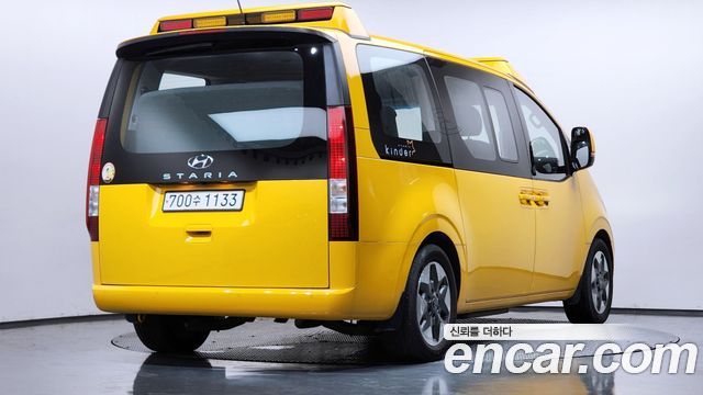 Hyundai Staria 2WD Kinder Safety Car 14-Seater 2023 — фото 2