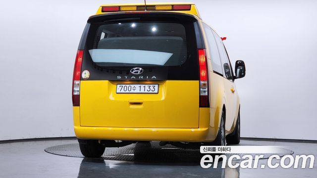 Hyundai Staria 2WD Kinder Safety Car 14-Seater 2023 — фото 4