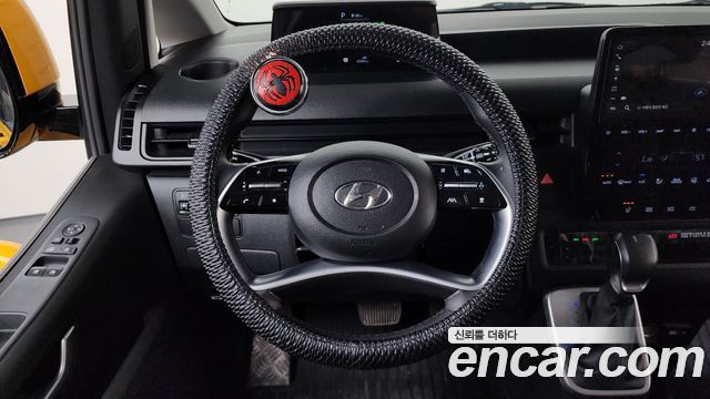 Hyundai Staria 2WD Kinder Safety Car 14-Seater 2023 — фото 11
