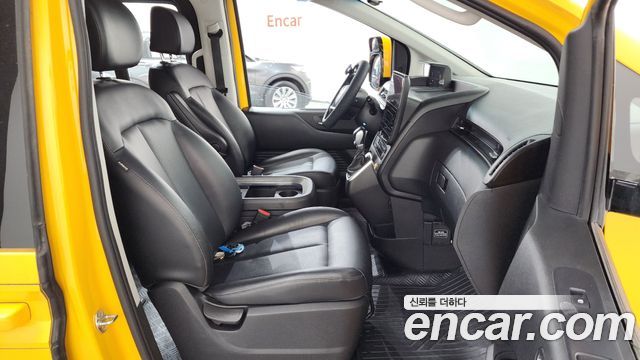 Hyundai Staria 2WD Kinder Safety Car 14-Seater 2023 — фото 26
