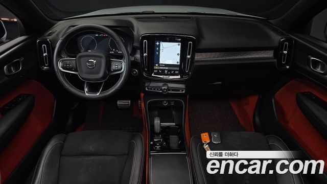 Volvo XC40 B4 R-Design 2021 — фото 7