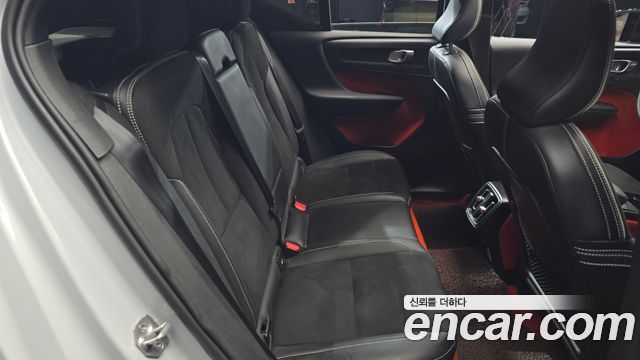 Volvo XC40 B4 R-Design 2021 — фото 12