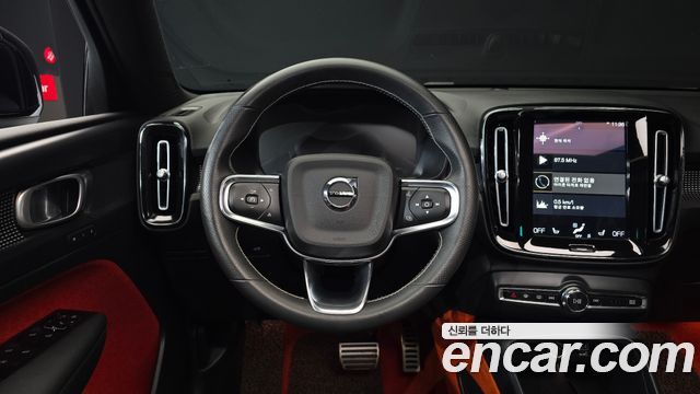 Volvo XC40 B4 R-Design 2021 — фото 13