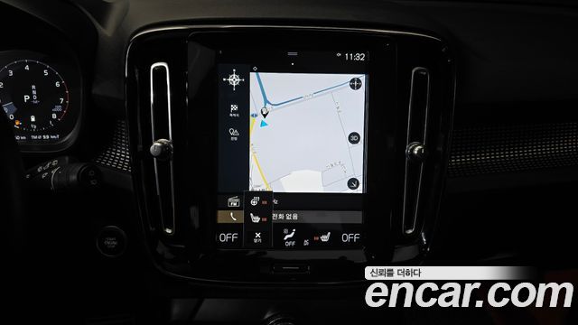 Volvo XC40 B4 R-Design 2021 — фото 14