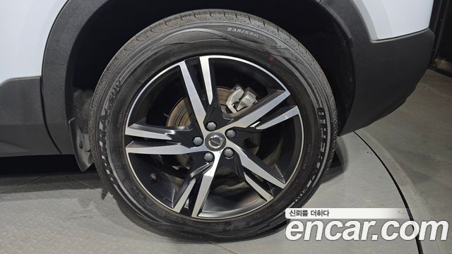 Volvo XC40 B4 R-Design 2021 — фото 21