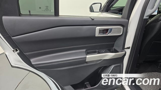 Ford Explorer (VI) 2.3 LimIted 4WD 2020 — фото 25