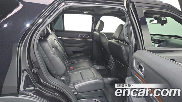 Ford Explorer 2.3 Limited 4WD 5th 2019 — фото 11