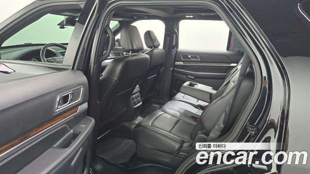 Ford Explorer 2.3 Limited 4WD 5th 2019 — фото 12
