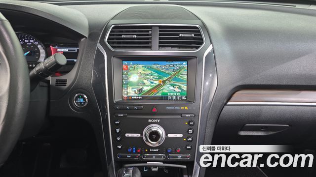 Ford Explorer 2.3 Limited 4WD 5th 2019 — фото 13