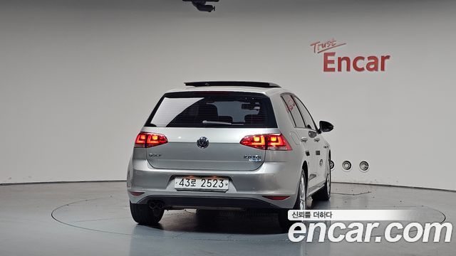 Volkswagen Golf (VII) 2.0 TDI 2015 — фото 4