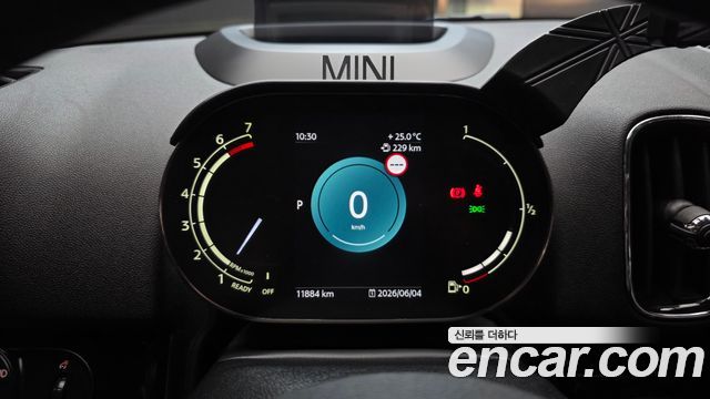 MINI Cooper Countryman Classic Plus Launch Pack 2nd Gen 2023 — фото 8
