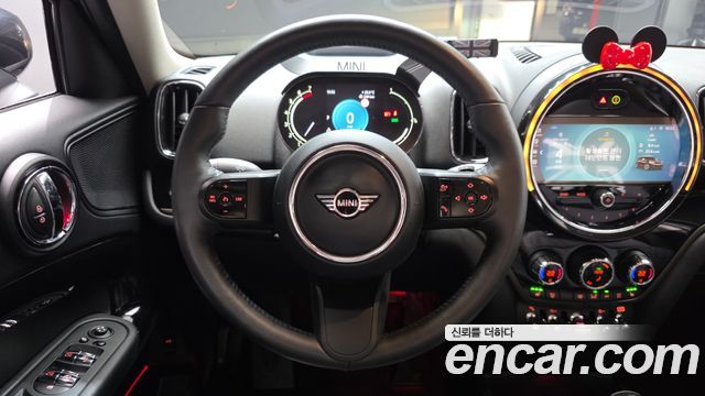 MINI Cooper Countryman Classic Plus Launch Pack 2nd Gen 2023 — фото 13