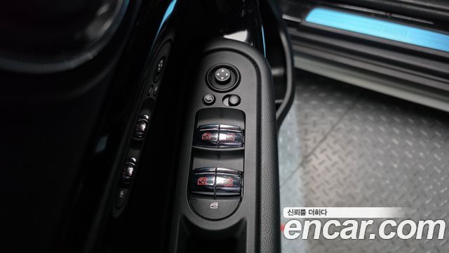 MINI Cooper Countryman Classic Plus Launch Pack 2nd Gen 2023 — фото 14