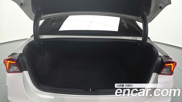 Kia K5 (III) 2.0 Signature 2022 — фото 20