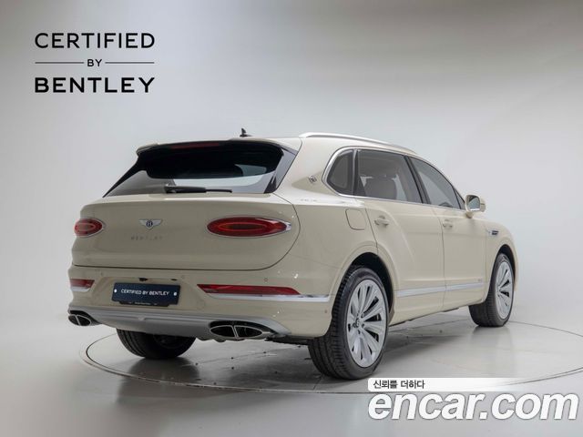 Bentley Bentayga 4.0 V8 EWB Azure 2025 — фото 4