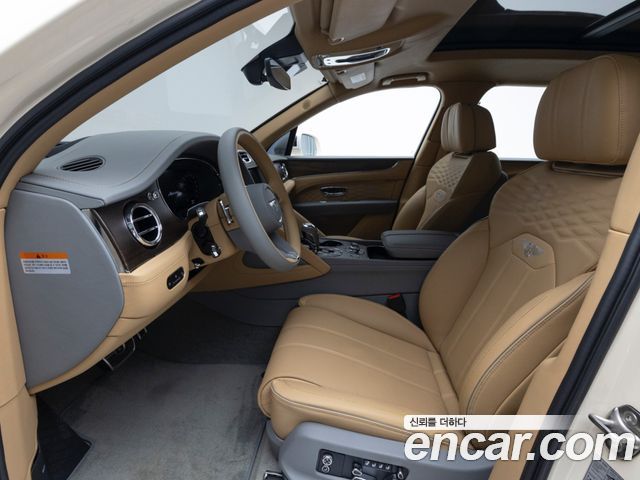 Bentley Bentayga 4.0 V8 EWB Azure 2025 — фото 10
