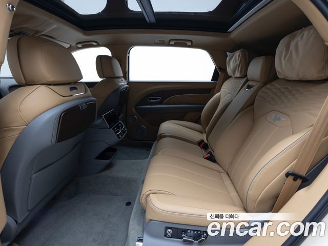 Bentley Bentayga 4.0 V8 EWB Azure 2025 — фото 16