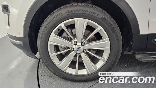 Ford Explorer 2.3 Limited 4WD 5th 2019 — фото 5